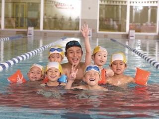 コナミスポーツ株式会社 子ども向け水泳スクールスタッフ 求人情報