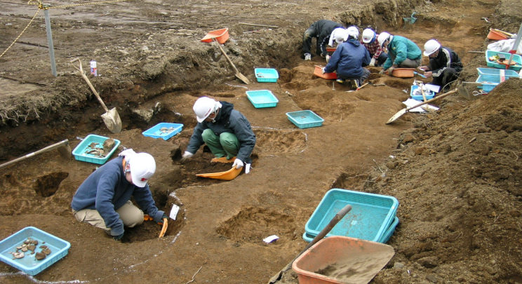 遺跡発掘調査員